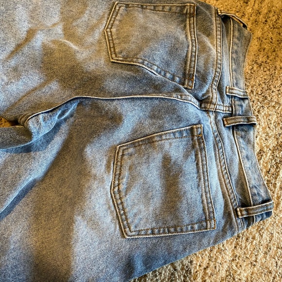 Jeans - Picture 3 of 4